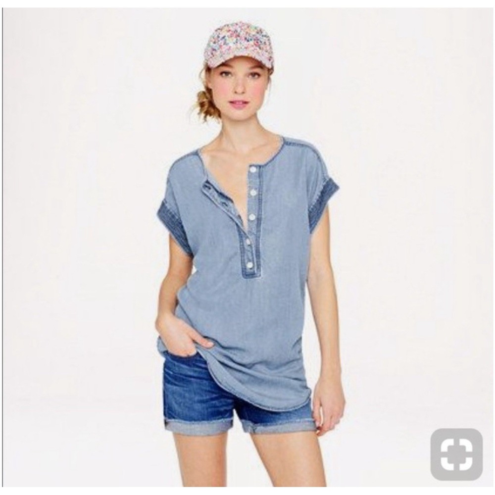 J. Crew Blue Chambray Denim Top Women's Size XS Quarter Button Detail Sleeve
